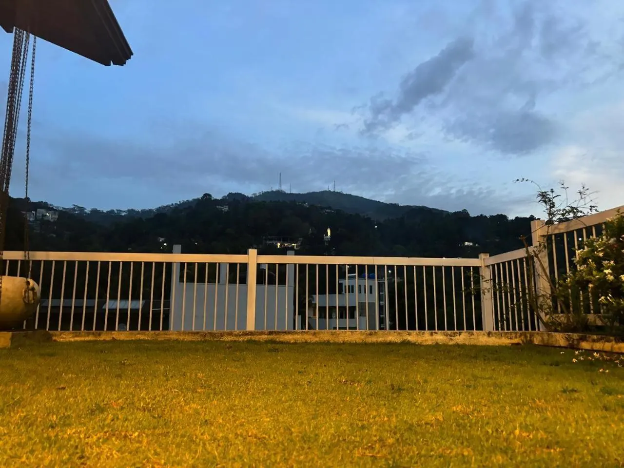 Genuine Resort كاندي فندق