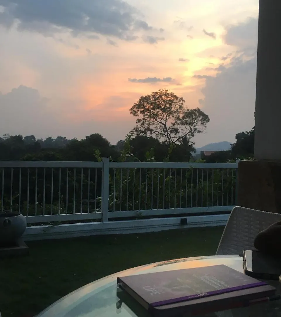 Hotel Genuine Resort Kandy
